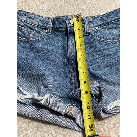 NWT Pacsun Women's Size 25 Distressed Cuffed Hem Denim Mom Shorts Sylvie Blue - Picture 4 of 13